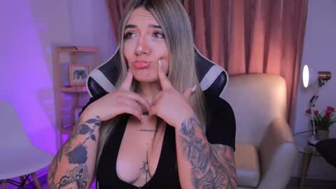 Snapshot of ashleyvalirya chatting on September 2025 04:14:01 AM Ashley Lauren online show from September 2025 04:14:01 AM