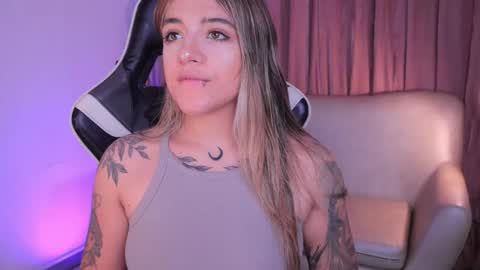 Snapshot of ashleyvalirya chatting on November 2025 03:51:02 AM Ashley Lauren online show from November 2025 03:51:02 AM