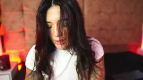 Ashley Lauren online show from March 2026 08:35:02 PM