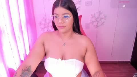Ashleyy18   online show from December 2024 07:33:01 PM
