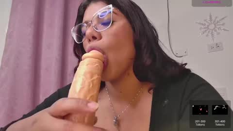 Ashleyy18   online show from February 2025 12:41:02 PM