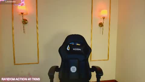 Snapshot of ashleyy__fox chatting on July 2026 09:24:02 PM Hi Im Ashley Dont forget to follow me to have me close to you online show from July 2026 09:24:02 PM