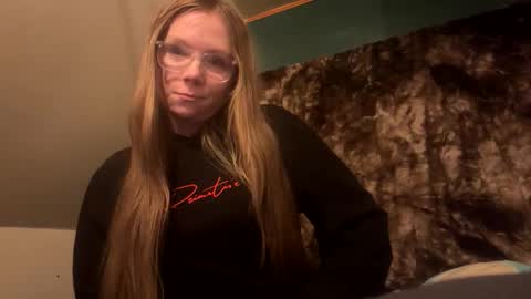 ashleyynicholee online show from December 2025 11:42:02 PM