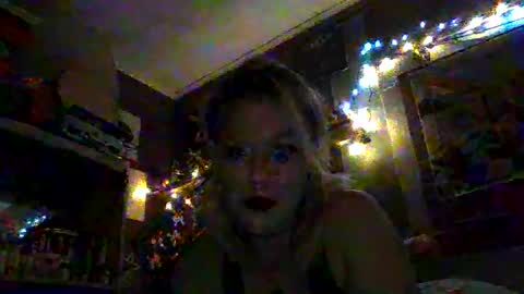 ashlie694 online show from November 2025 12:12:01 AM