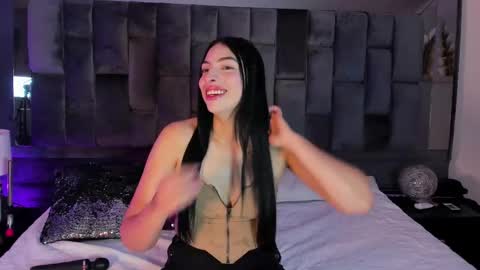 Snapshot of ashly_bloom chatting on April 2026 02:47:01 AM Ashly online show from April 2026 02:47:01 AM