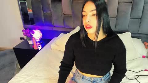 Snapshot of ashly_bloom chatting on May 2026 03:33:02 AM Ashly online show from May 2026 03:33:02 AM