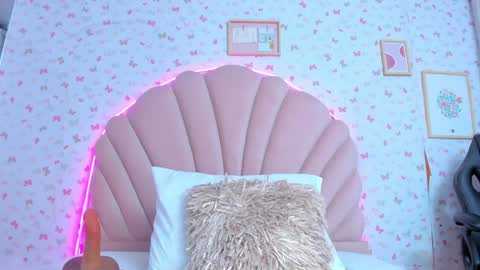 Ashly online show from December 2024 12:44:01 PM