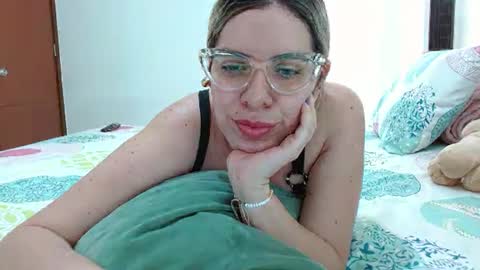 AshlyMoon online show from December 2024 05:15:02 PM