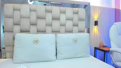 ashlyn online show from February 2025 08:42:01 PM