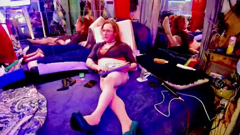 Snapshot of ashmomo chatting on December 2024 07:39:01 AM ashmomo online show from December 2024 07:39:01 AM