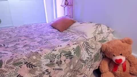 Snapshot of asia_lune chatting on December 2025 04:01:02 PM MyaFontaine online show from December 2025 04:01:02 PM