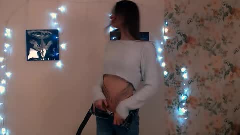 asia_n_ online show from December 2025 11:37:01 AM