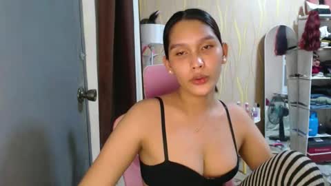Snapshot of asian_glamm chatting on October 2025 05:23:02 PM ANITA online show from October 2025 05:23:02 PM