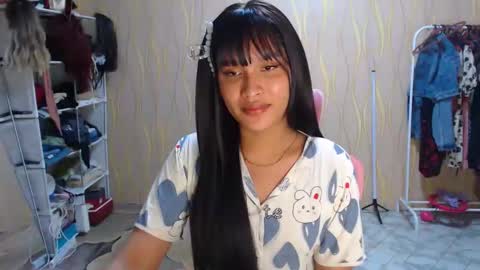 Snapshot of asian_glamm chatting on December 2025 10:36:01 PM ANITA online show from December 2025 10:36:01 PM