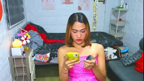 LOVELY LORAINE online show from February 2026 10:33:01 AM