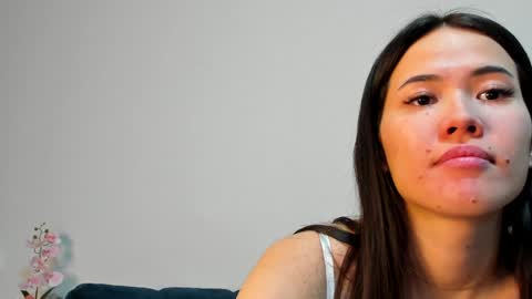 Snapshot of asian_pussy_cat chatting on February 2025 10:49:02 PM Hare online show from February 2025 10:49:02 PM