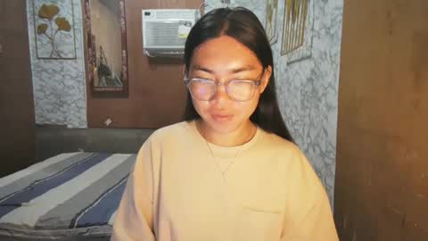 Snapshot of asian_rhean chatting on October 2025 02:22:02 AM Rhean online show from October 2025 02:22:02 AM