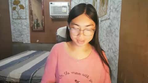 Snapshot of asian_rhean chatting on October 2025 10:55:01 PM Rhean online show from October 2025 10:55:01 PM