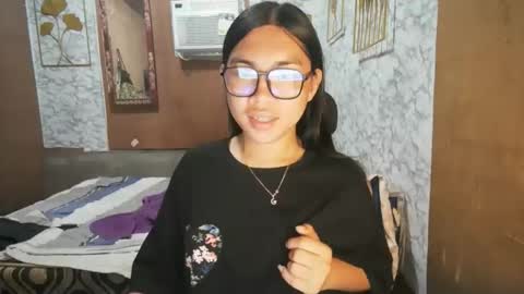 Snapshot of asian_rhean chatting on November 2025 02:54:01 AM Rhean online show from November 2025 02:54:01 AM