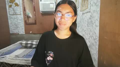 Snapshot of asian_rhean chatting on November 2025 10:19:01 PM Rhean online show from November 2025 10:19:01 PM