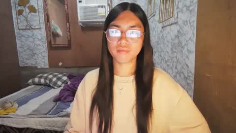 Snapshot of asian_rhean chatting on November 2025 01:49:02 AM Rhean online show from November 2025 01:49:02 AM