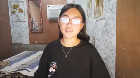 Snapshot of asian_rhean chatting on November 2025 10:23:01 PM Rhean online show from November 2025 10:23:01 PM