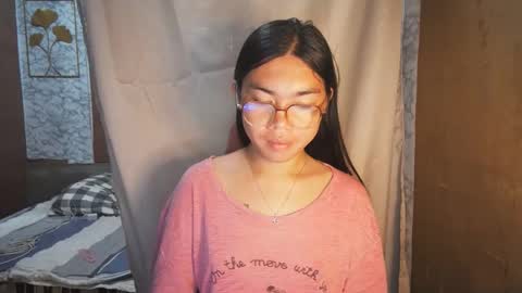 Snapshot of asian_rhean chatting on December 2025 11:00:02 PM Rhean online show from December 2025 11:00:02 PM