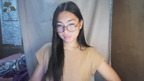 Snapshot of asian_rhean chatting on December 2025 11:32:01 PM Rhean online show from December 2025 11:32:01 PM