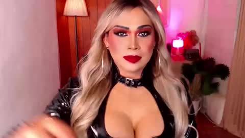 Snapshot of asianassetxxx chatting on October 2025 06:15:02 PM nicole online show from October 2025 06:15:02 PM