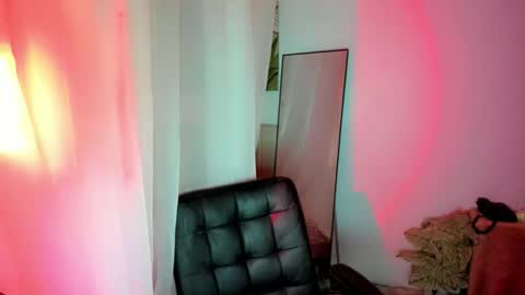 Snapshot of asianbabenicky chatting on April 2026 12:19:01 AM Hien online show from April 2026 12:19:01 AM