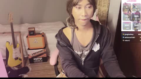 Emi online show from December 2024 03:04:02 PM