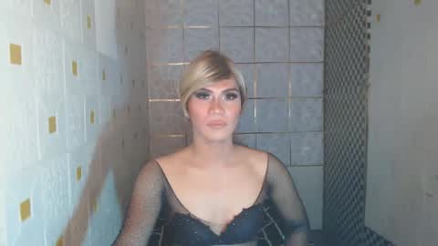 Snapshot of asianhugecock_kelly chatting on February 2025 09:15:02 PM Shine online show from February 2025 09:15:02 PM