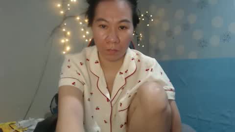 Snapshot of asianindulgent chatting on April 2026 02:18:02 PM AMARA online show from April 2026 02:18:02 PM