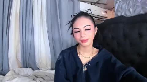Snapshot of asianprettypetite chatting on March 2025 10:44:02 AM CHESKA online show from March 2025 10:44:02 AM