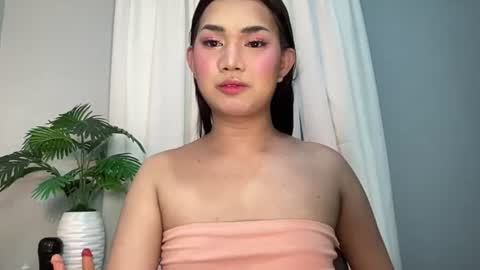 Snapshot of asiansweet_lily chatting on July 2026 11:23:02 PM Lily online show from July 2026 11:23:02 PM