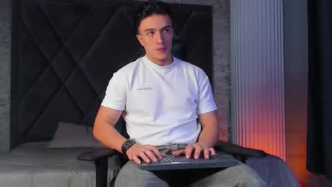 Snapshot of aslanfox_ chatting on December 2025 09:22:01 PM Aslan online show from December 2025 09:22:01 PM