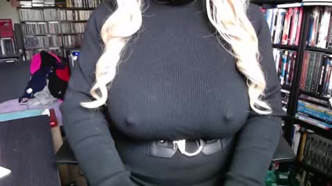 Aspen Vale online show from September 2025 10:01:02 PM