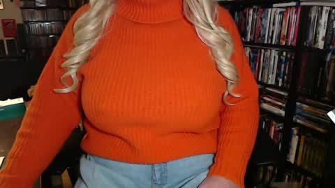 Aspen Vale online show from October 2025 11:38:01 PM