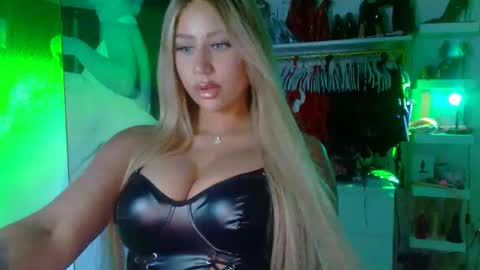 Snapshot of aspenmadden chatting on January 2025 02:09:02 AM iwantaspen online show from January 2025 02:09:02 AM