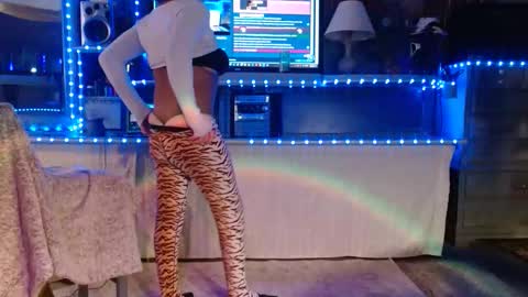 SIR WILLIAM online show from March 2026 05:11:01 AM