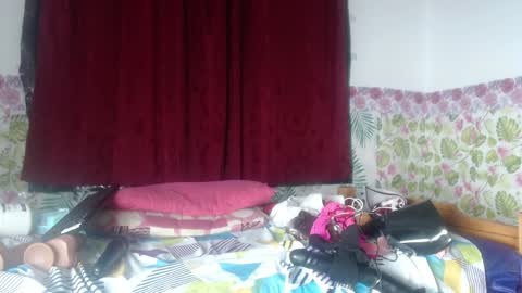 Snapshot of asscrazybig chatting on December 2024 11:12:01 AM Laura online show from December 2024 11:12:01 AM