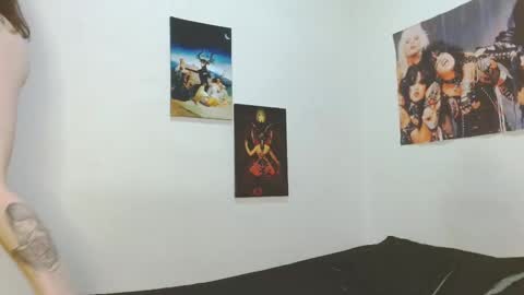 Asterothxznikki online show from January 2026 02:16:01 AM