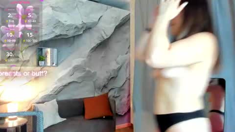 Snapshot of asti_bubbles chatting on June 2026 01:43:02 AM Asti online show from June 2026 01:43:02 AM