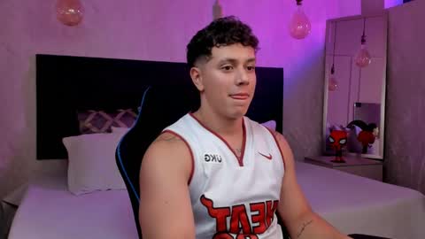 Snapshot of astonhills chatting on April 2026 03:33:02 AM astonhills online show from April 2026 03:33:02 AM