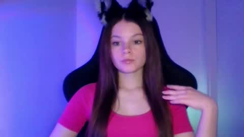 astradream_ online show from October 2025 05:46:02 PM