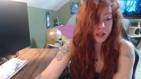 AstraeaSiren online show from February 2025 06:37:01 PM