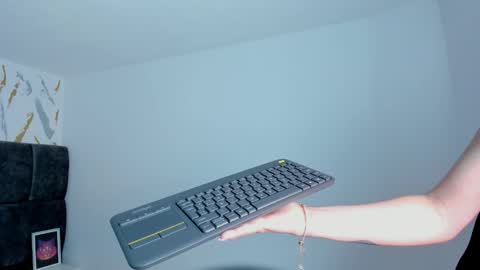 astrid_velle online show from November 2025 03:28:01 AM