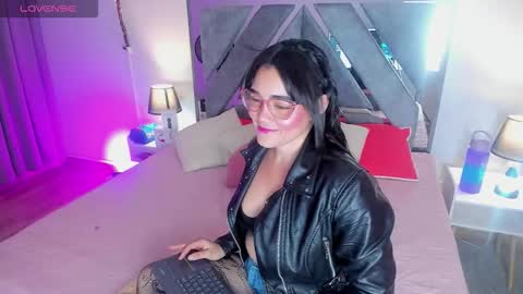 Astrid  online show from March 2026 03:47:01 AM