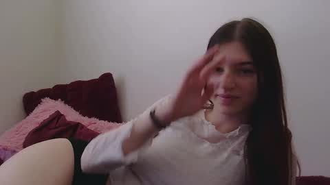 Astrid online show from December 2025 07:43:02 PM