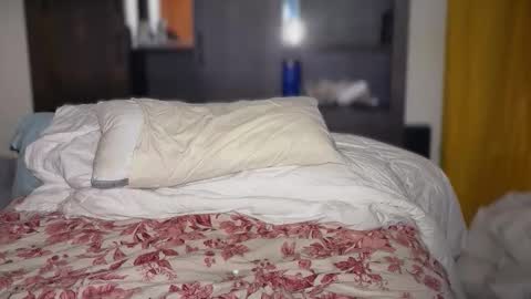 astro_n_tatiana online show from December 2025 04:39:02 AM